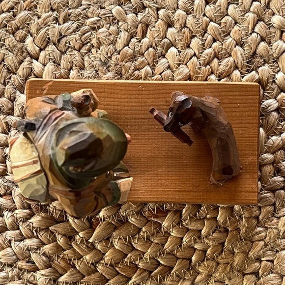 Vintage Germany painted wood carving Hunter w dachshund 🌭 Weiner dog w weiner - Picture 8 of 17